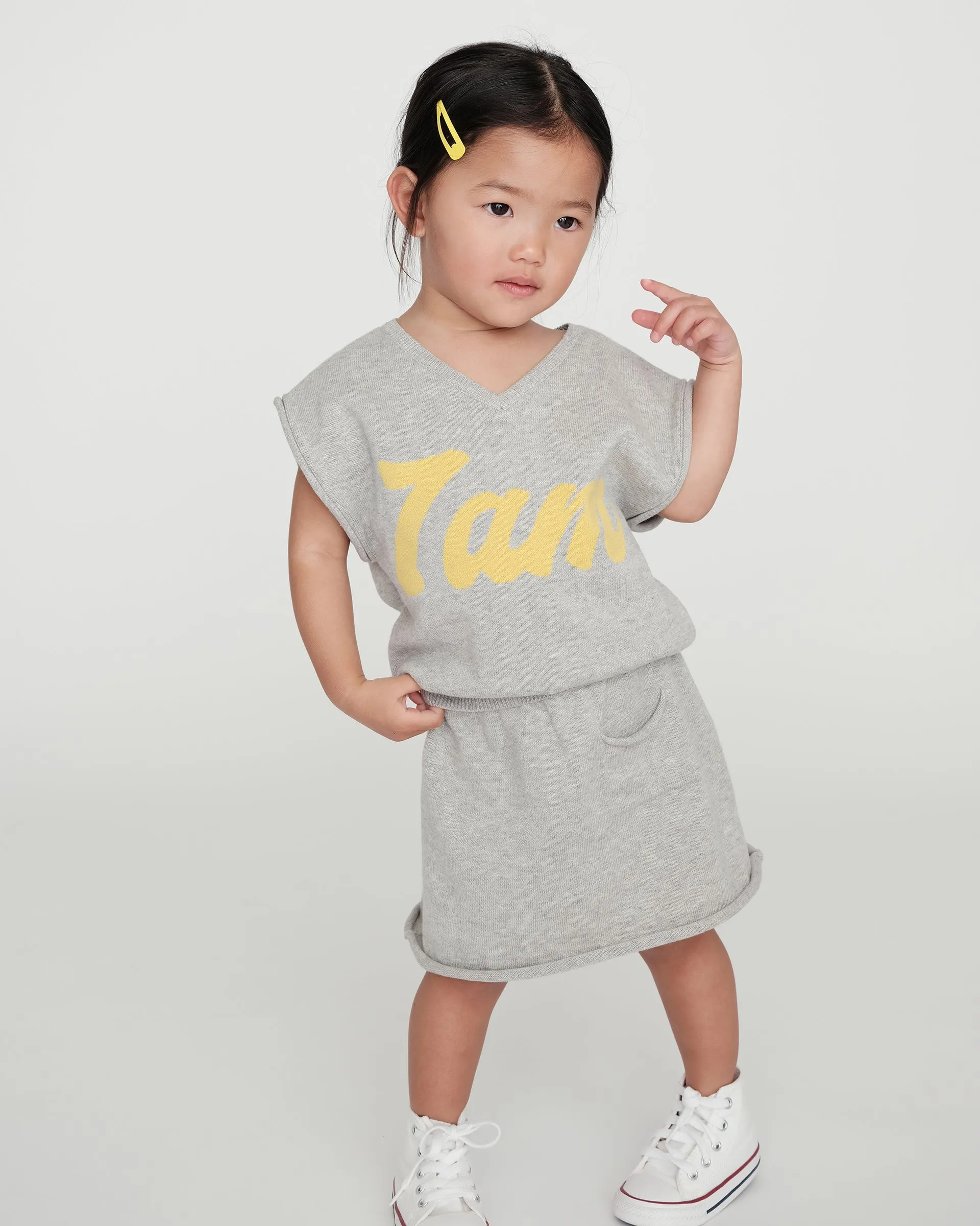 7AM Logo Boxy V-Neck Vest